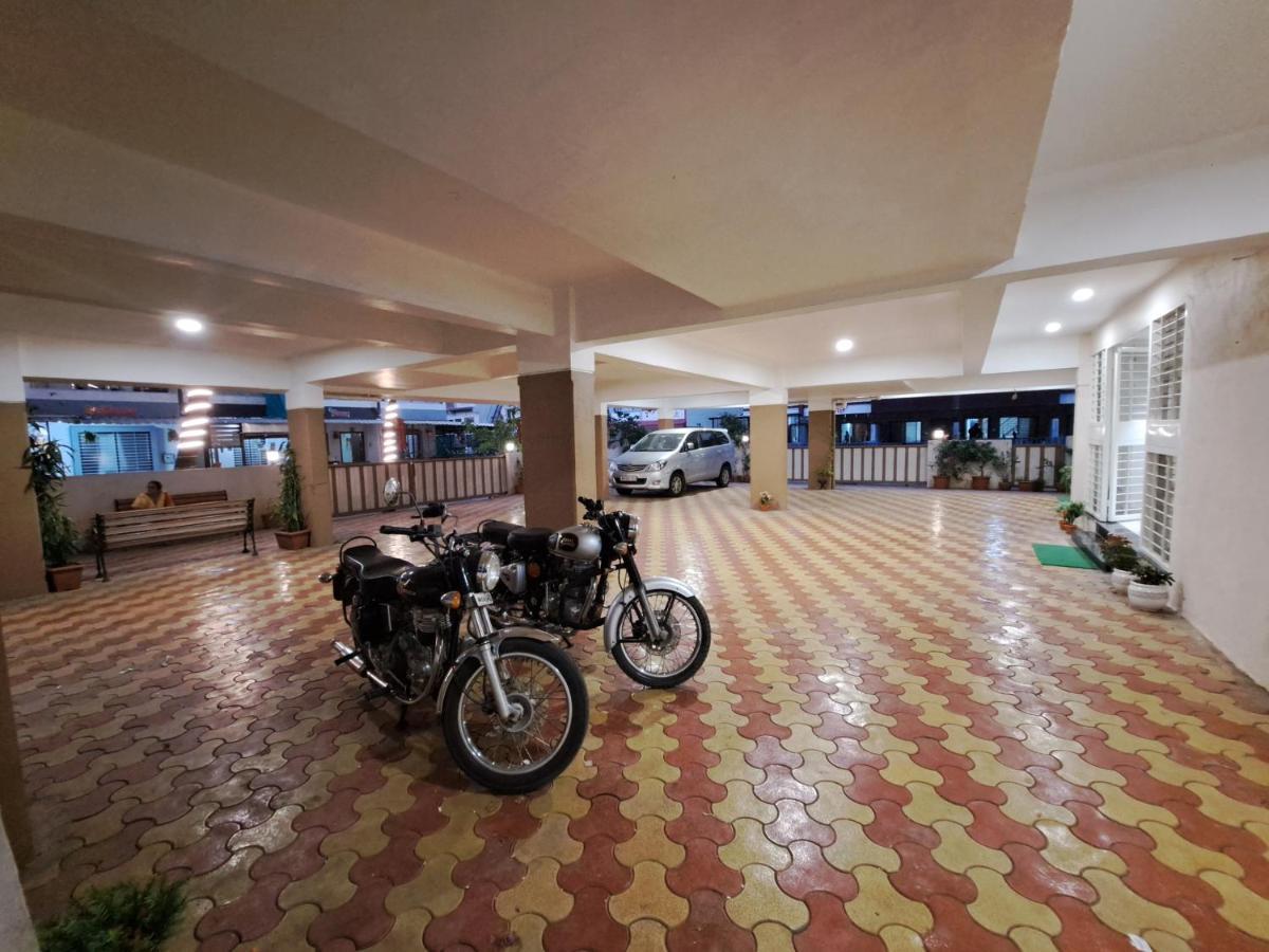Bouquet Residency Hotel Nashik Luaran gambar
