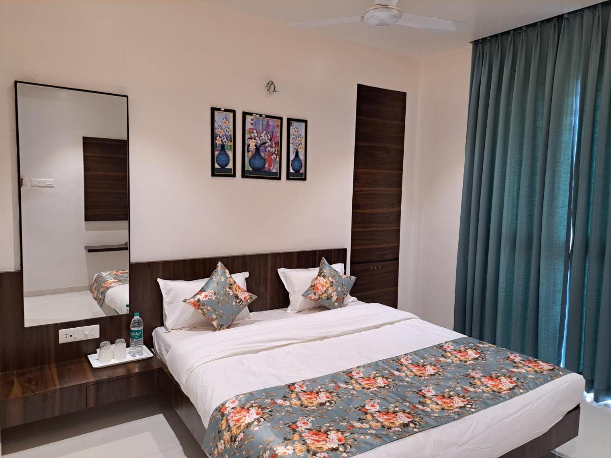 Bouquet Residency Hotel Nashik Luaran gambar